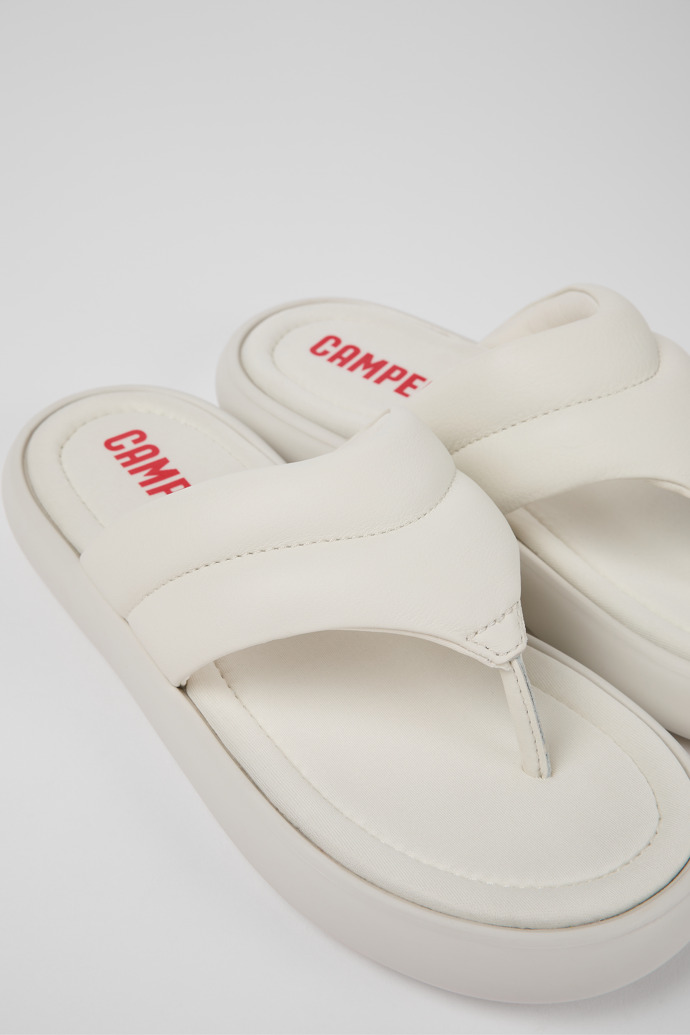 Neu Eingetroffen Camper Pelotas Flota - Weiße Damenflipflops aus Leder