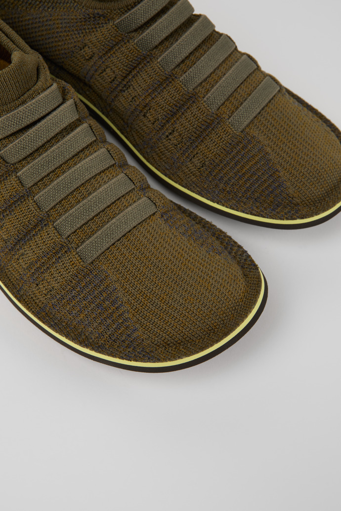 Neu Eingetroffen Camper Beetle - Mehrfarbiger Herrenschuh aus Strickmaterial aus recyceltem PET.