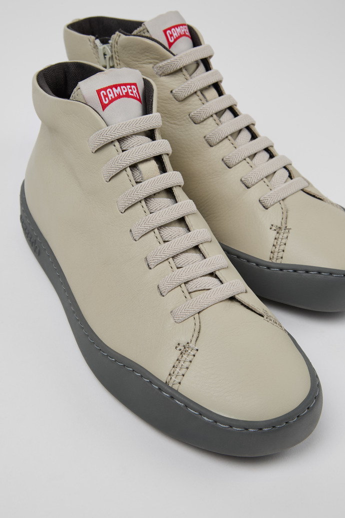 Neu Eingetroffen Camper Peu Touring - Graue Damenstiefelette aus Leder