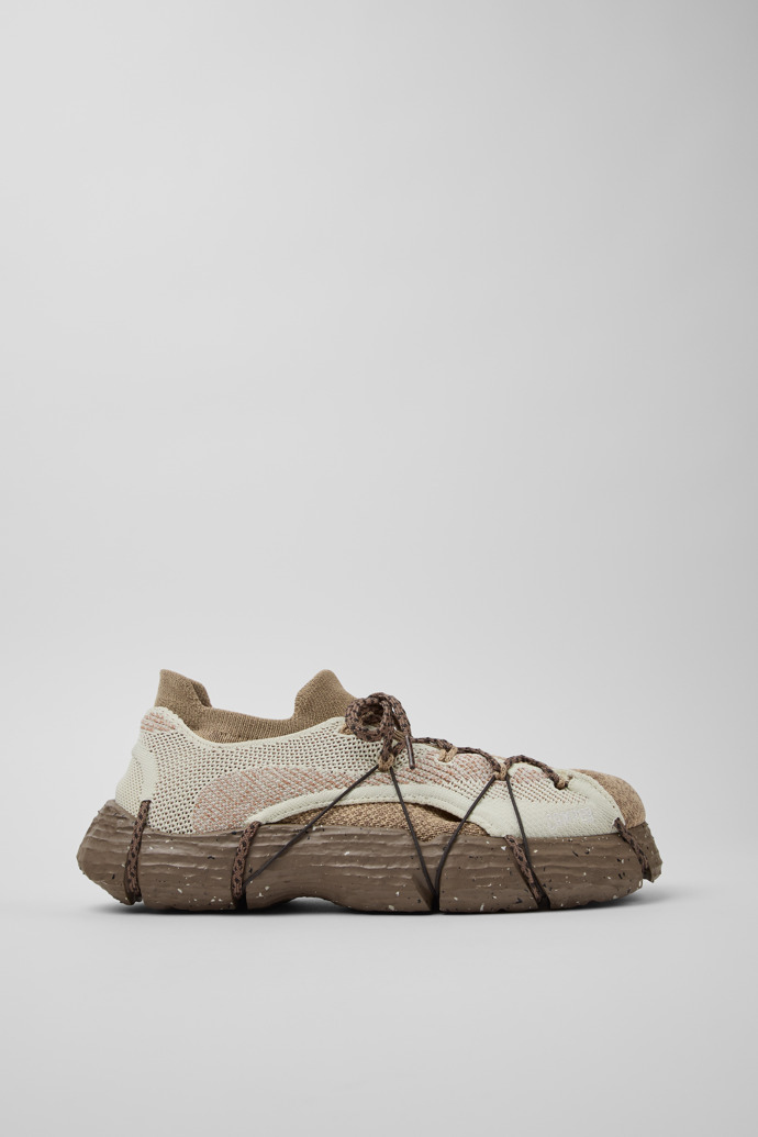 Neu Eingetroffen Camper ROKU Shoe Uppers - Weiße und nude Farbtöne (2 Stück) für jeweils den rechten und den linken Schuh.