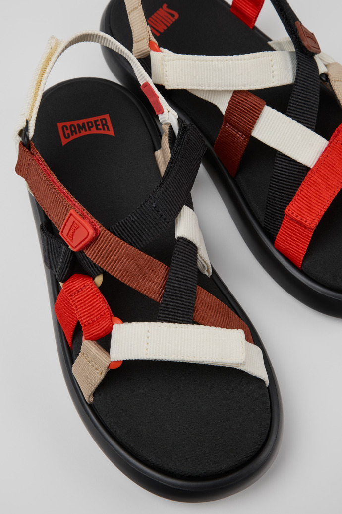 Neu Eingetroffen Camper Twins - Mehrfarbige Sandalen aus Recycling-PET für Herren.