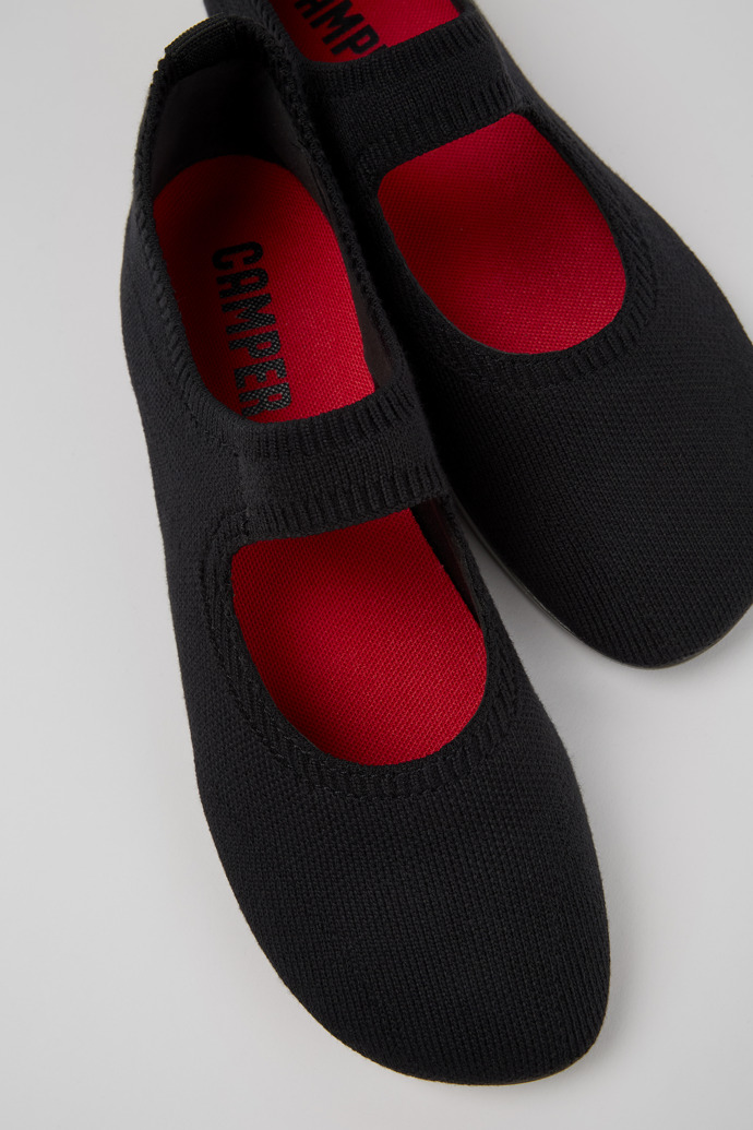 Neu Eingetroffen Camper Right - Schwarzer Damenschuh aus Textil.
